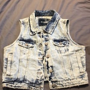 Cropped jean jacket
